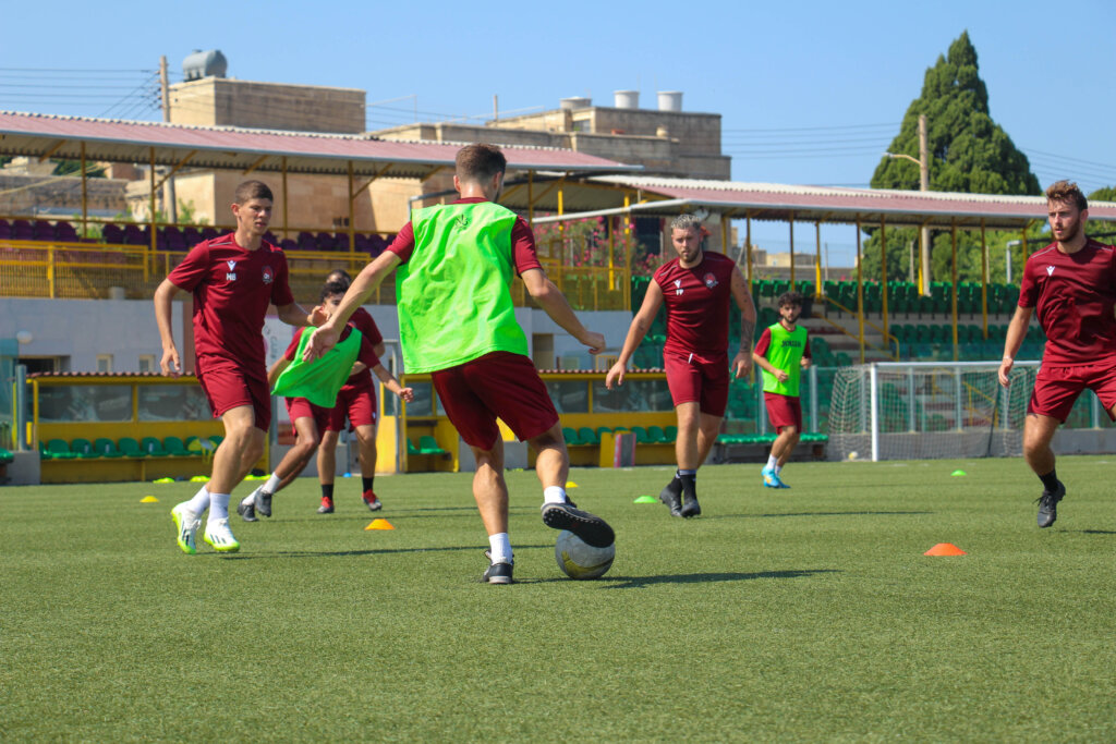 Joueurs de la ProEvolution Academy qui s'entraînent | ProEvolution Academy